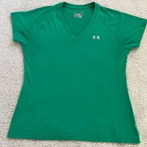 ❤️‍🔥3/$15❤️‍🔥 Under Armour Women’s Large V-neck T-shirt